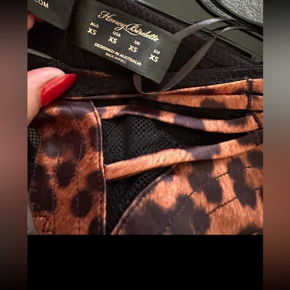 MARILYN LEOPARD
GARTER BELT - Picture 4 of 6